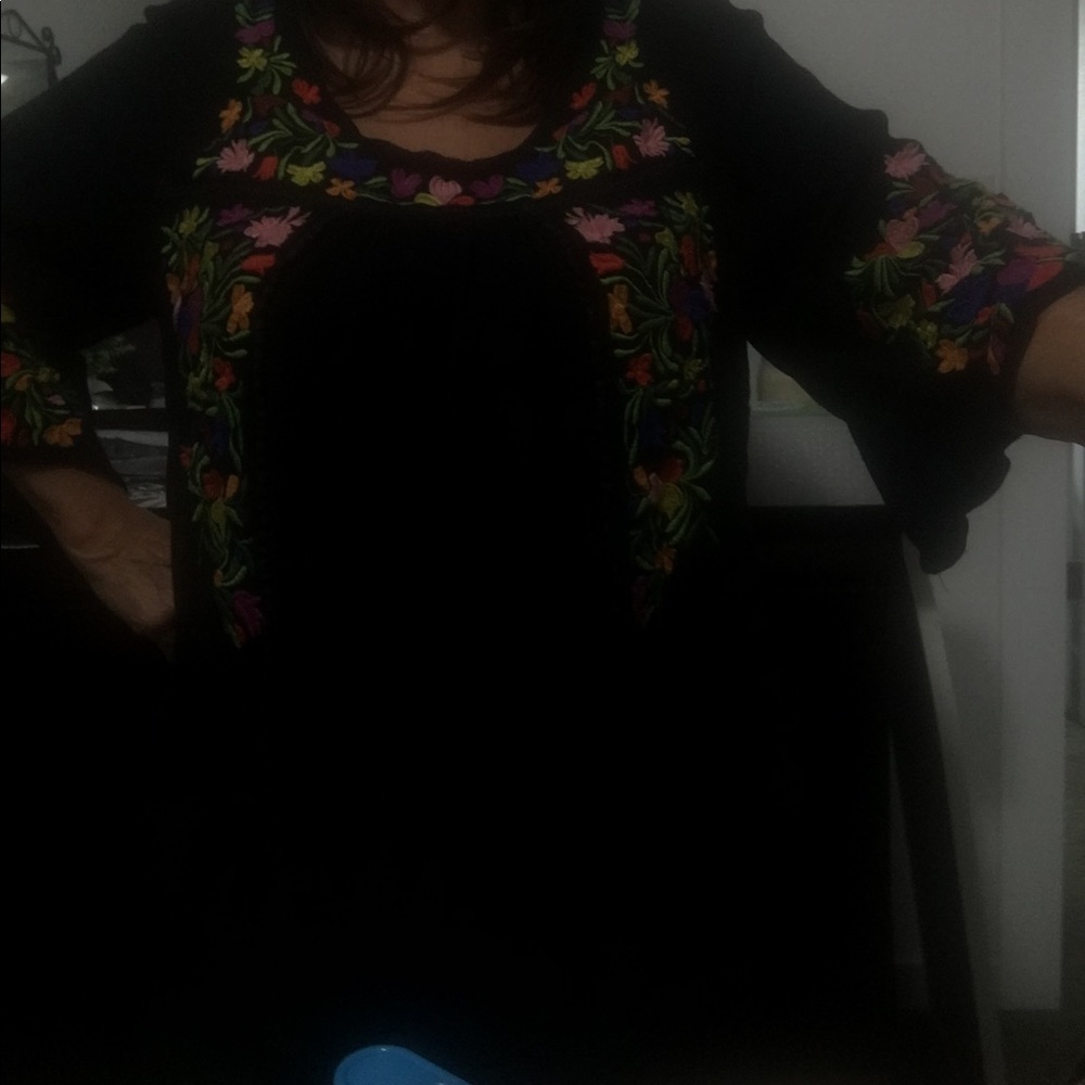 Blouse - Picture 2 of 4